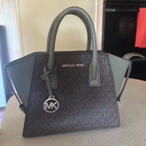 Michael Kors bag excellent condition